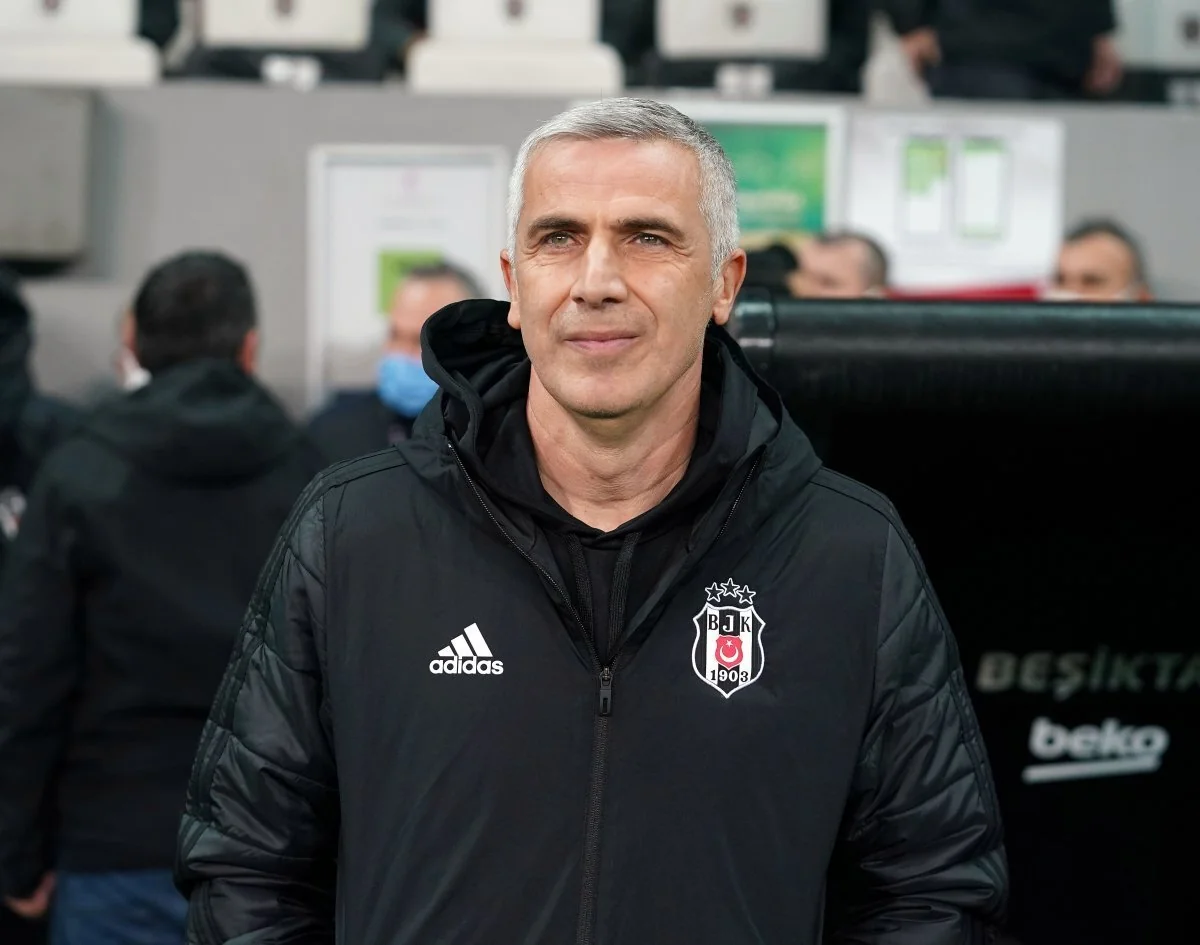Beşiktaşın baş məşqçisi Musa Qurbanlı ilə maraqlanmaları iddiasına münasibət bildirib