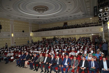 ​Saymon Kleq BDU-nun Fəxri qonağı mükafatı ilə təltif olunub