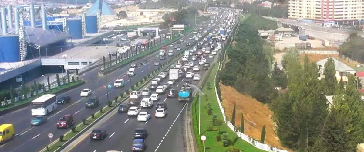 Bakı-Sumqayıt şosesində sıxlıq yaranıb