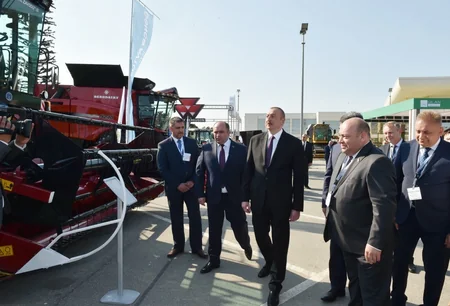 Prezident İlham Əliyev XXV Azərbaycan Beynəlxalq Qida Sənayesi və XIII Azərbaycan Beynəlxalq Kənd Təsərrüfatı sərgiləri ilə tanış olub - YENİLƏNİB