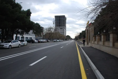 Bəkir Çobanzadə küçəsinin bir hissəsi təmir edilib