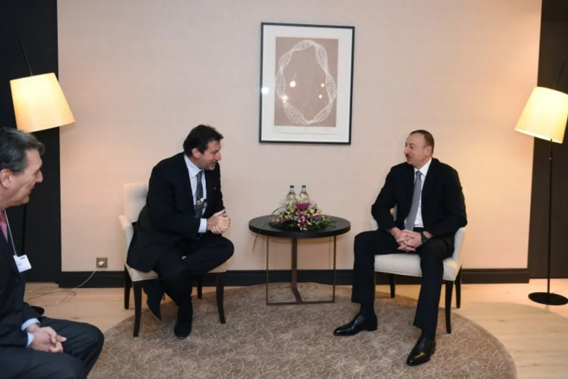 Prezident İlham Əliyev Davosda “Airbus Group International” şirkətinin direktoru ilə görüşüb