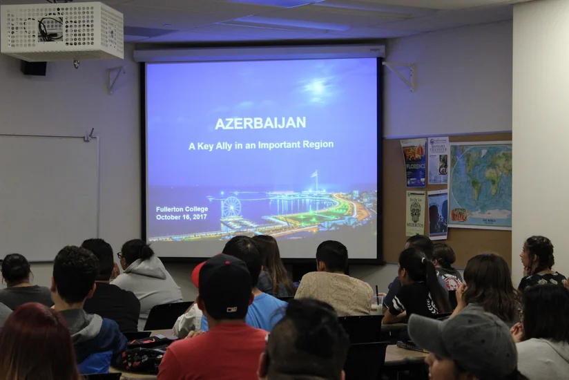 Azərbaycanın Los-Ancelesdəki baş konsulu Fullerton Kollecində mühazirə deyib
