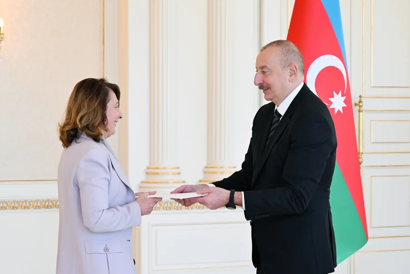 Президент принял верительные грамоты новоназначенного посла Испании в Азербайджане