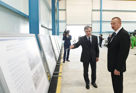 Prezident Salyanın Xıdırlı kəndində dəniz suyunun duzsuzlaşdırılması kompleksinin fəaliyyəti ilə tanış olub