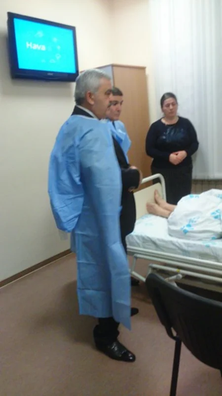 SOCAR prezidenti Mərkəzi Neftçilər Xəstəxanasında müalicə alan neftçilərə baş çəkib - ƏLAVƏ OLUNUB