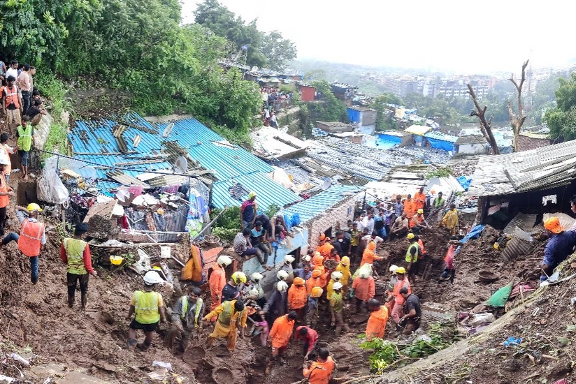Hindistanda torpaq sürüşməsi olub, 67 nəfər ölüb, 30-u itkin düşüb