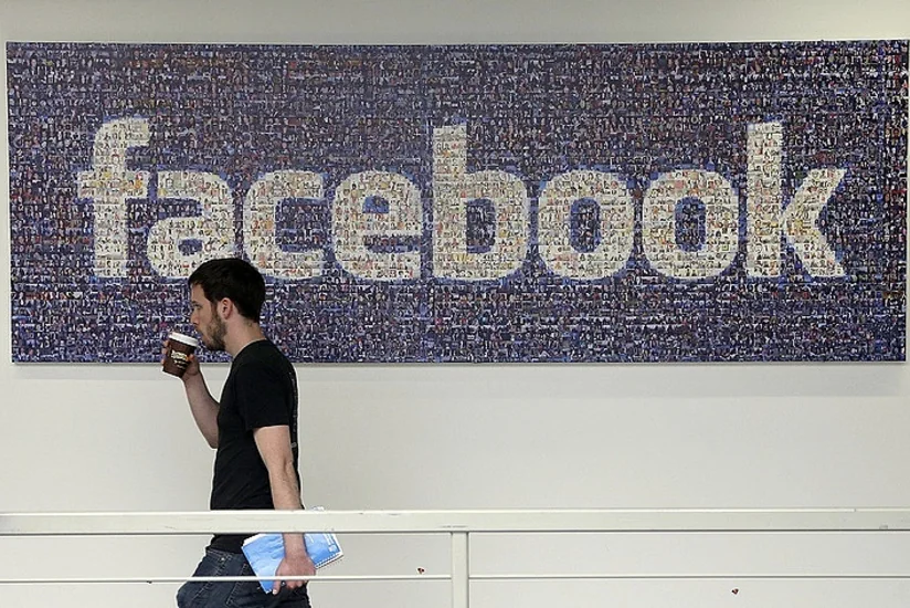 Facebook yüzlərlə istifadəçisinin ölüm xəbərini yayıb