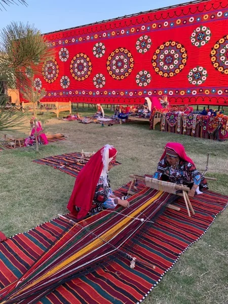 Özbəkistanda Birinci Beynəlxalq Xalq Tətbiqi İncəsənət Festivalının açılışı olub