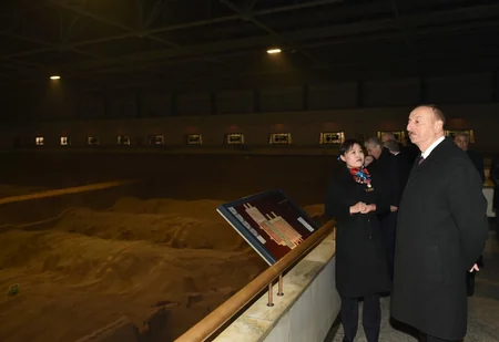 Azərbaycan Prezidenti Çinin Sian şəhərindəki Terrakota Ordusu Muzeyi ilə tanış olub