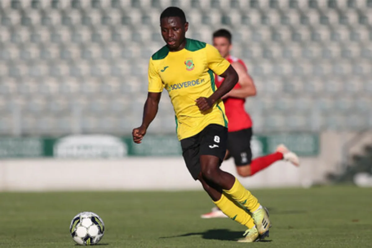 “Zirə” nigeriyalı futbolçunu transfer edir