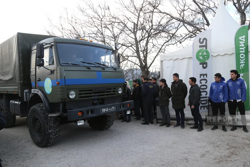 Еще четыре автомобиля РМК беспрепятственно проехали по территории, где проходит акция