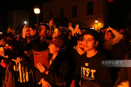 İçərişəhərdə təntənəli bayram tonqalı qalanıb