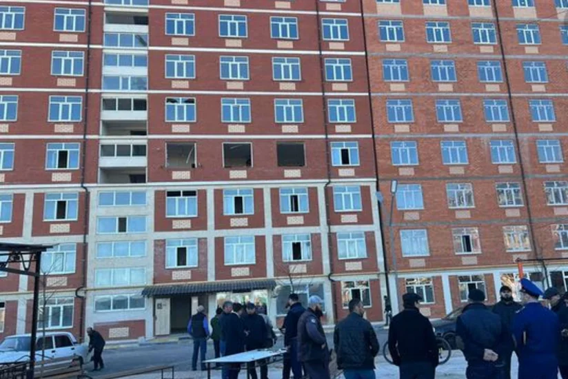 В Дагестане в результате ЧП в многоквартирном доме госпитализировали четырех человек