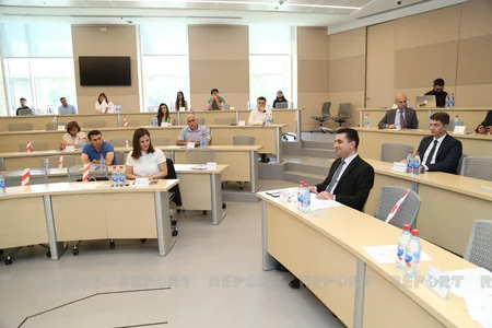 “Mediada islahatlara doğru” mövzusunda seminarlar davam edir