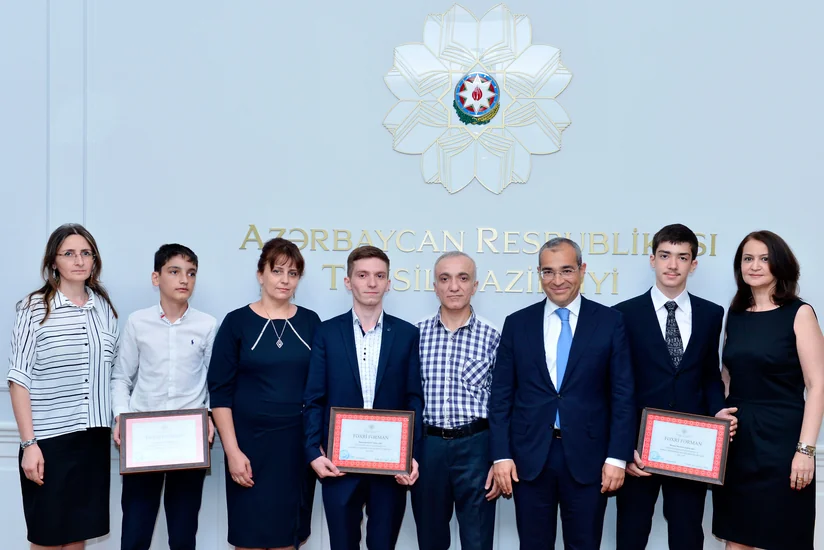 Təhsil naziri olimpiada qalibləri ilə görüşüb