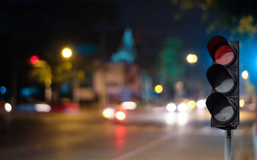 В Баку автомобиль сбил молодого человека