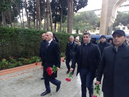 “Azərkontrakt”ın əməkdaşları Ulu Öndər Heydər Əliyevin xatirəsini yad edib