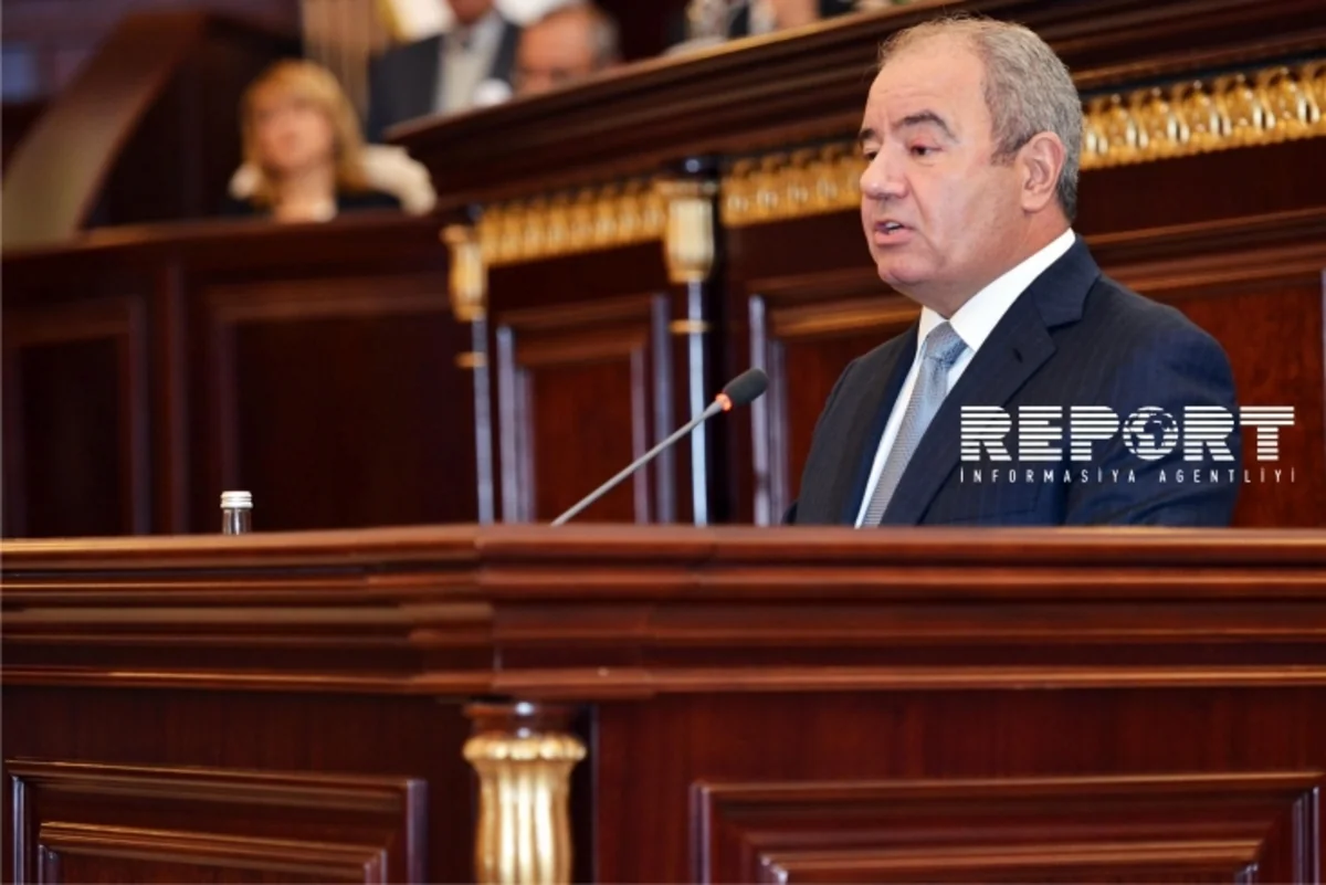 Əli Abbasov: Azərbaycanda savadlı kadrlara tələbat olmalıdır