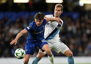 İngiltərəli futbolçu Çelsinin tarixinə düşüb
