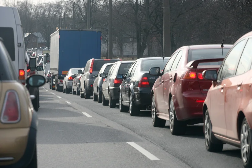 Bakının bəzi yollarında sıxlıq yaranıb