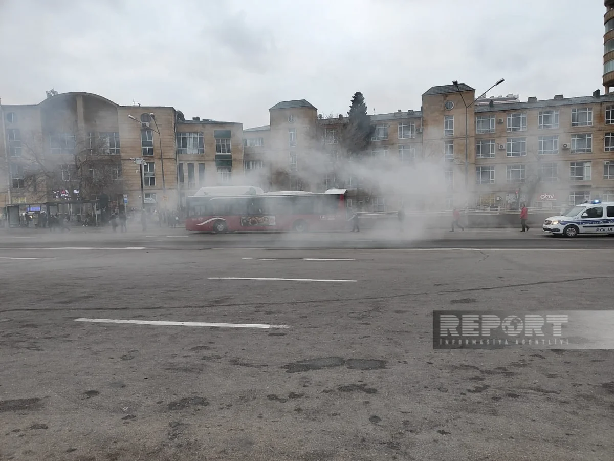 “BakuBus”un avtobusunda tüstülənmə olub - FOTO - VİDEO