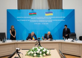 Parviz Shahbazov mulls development of bilateral cooperation with his Ukrainian counterpart