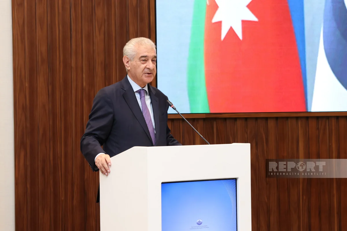 Али Ахмедов: Западные азербайджанцы могут требовать от Армении восстановления нарушенных прав