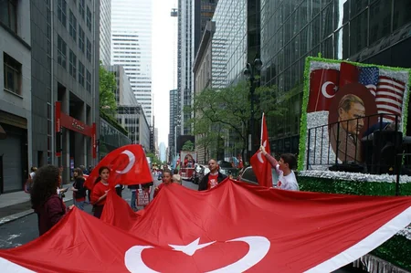 Azerbaijani diaspora participates in Turkish Day Parade in New York