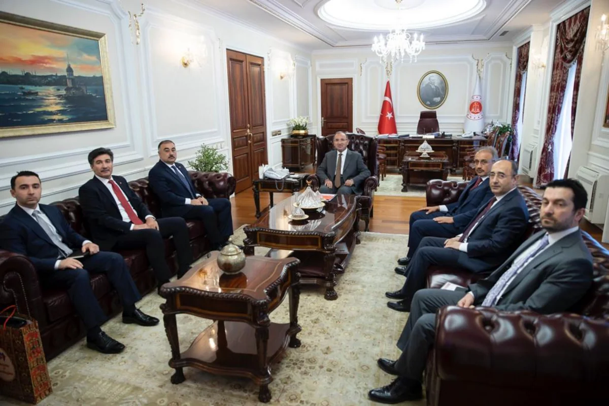 Azerbaijani envoy meets Turkish minister of justice
