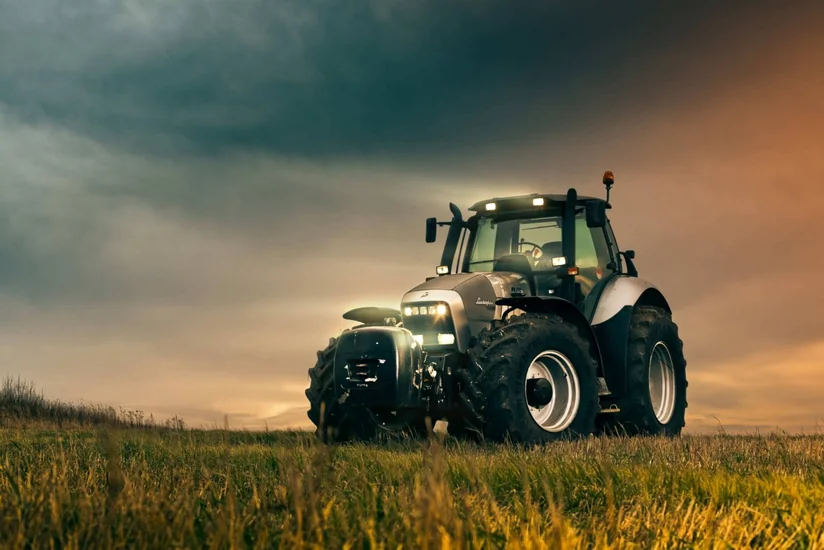 Azərbaycan BƏƏ və Qazaxıstana traktor tədarükünü bərpa edib