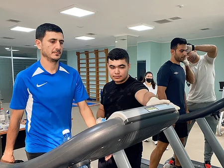 Çexiyalı mütəxəssis azərbaycanlı futbol hakimlərindən laktat testi götürüb