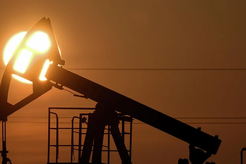 Кувейт продлил меры по сокращению добычи нефти