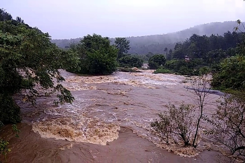 Sel İsmayıllının təsərrüfatına və yollarına ziyan vurdu - VİDEO - ƏLAVƏ OLUNUB