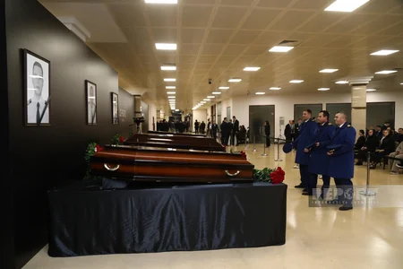 Bakıda təyyarə qəzasında həlak olan ekipaj üzvləri ilə vida mərasimi başa çatıb - YENİLƏNİB-2