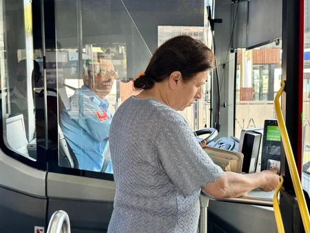 172 nömrəli marşrut xətti üzrə böyüktutumlu avtobuslar istifadəyə verilib