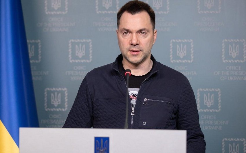 Arestoviç: Rusiya ilə uzun və qanlı münaqişəyə hazır olmalıyıq
