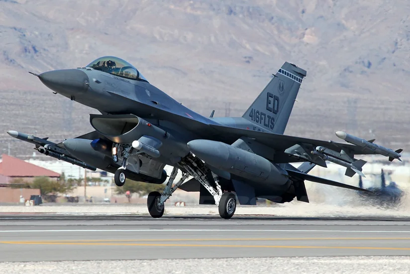 Politico: 5 congressmen urge Biden to transfer F-16 fighter jets to Ukraine