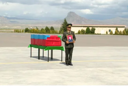 Vətən müharibəsində şəhid olmuş zabitimiz dəfn edilib