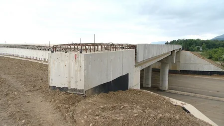 Ələt-Astara istiqamətində yeni yolun əsas hissəsinin tikintisi yekunlaşır - VİDEO