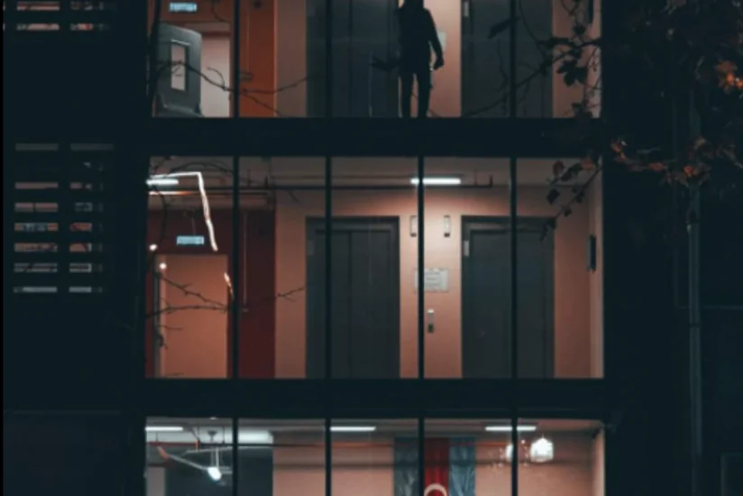 В Гяндже в результате взрыва в жилом доме погибли два человека, пострадали четверо