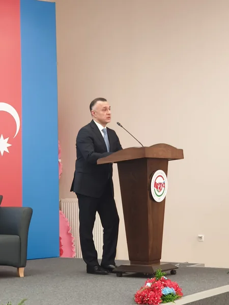 Səhiyyə naziri Türkiyədə işləyən azərbaycanlı həkimlərlə görüşüb