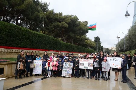 “Şəhidlər Xiyabanı”nda 20 Yanvar faciəsinin ildönümü ilə bağlı hazırlıq işləri aparılır