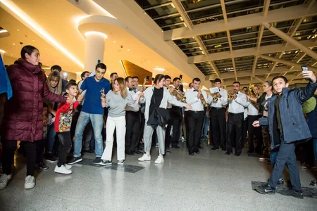 “CinemaPlus” Dövlət Bayrağı Günü münasibətilə parad təşkil edib - VİDEO