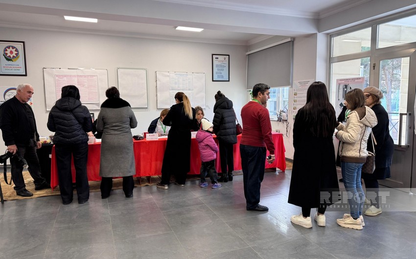 Məntəqə sədri: Səsvermə şəffaf qaydada davam edir