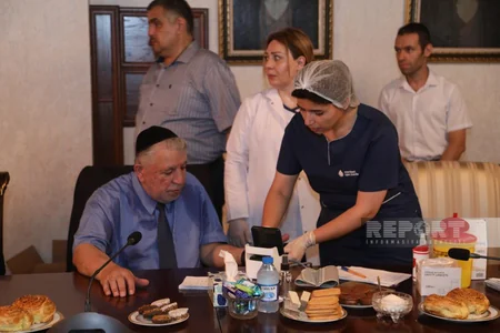 Allahşükür Paşazadə qan verib