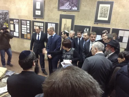 ​Яценюк: Еврейская и азербайджанская диаспоры - самые активные в Украине