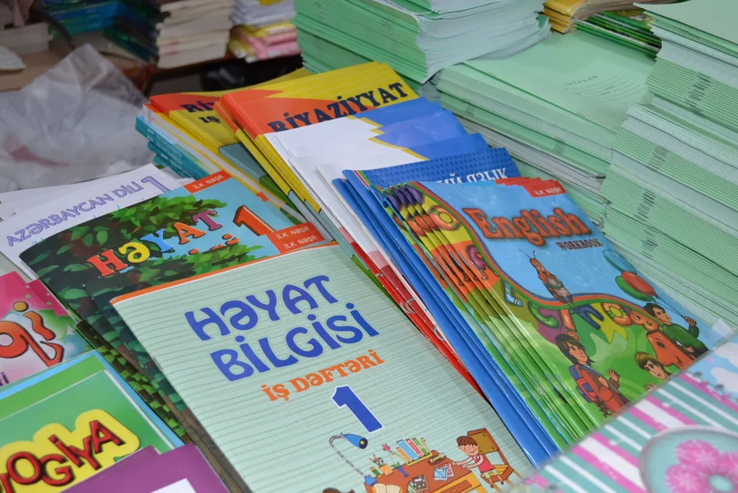 Azərbaycanda dərsliklərin monitorinqinin aparılması səlahiyyətinin Təhsil Nazirliyinə verilməsi təklif olunur