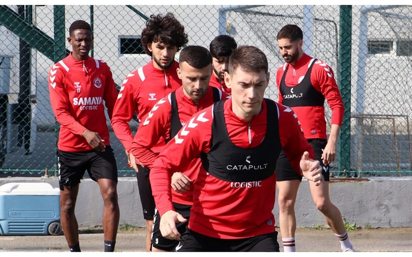Araz-Naxçıvanın iki futbolçusu zədələrini sağaldaraq məşqlərə başlayıblar
