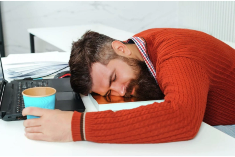 Russian doctor tells how to distinguish dangerous syndrome from fatigue